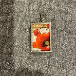 Jewel Kade Poppy Travel Charm